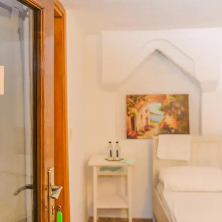 Tas Butik Otel *