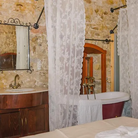 מלון Tas Butik Otel